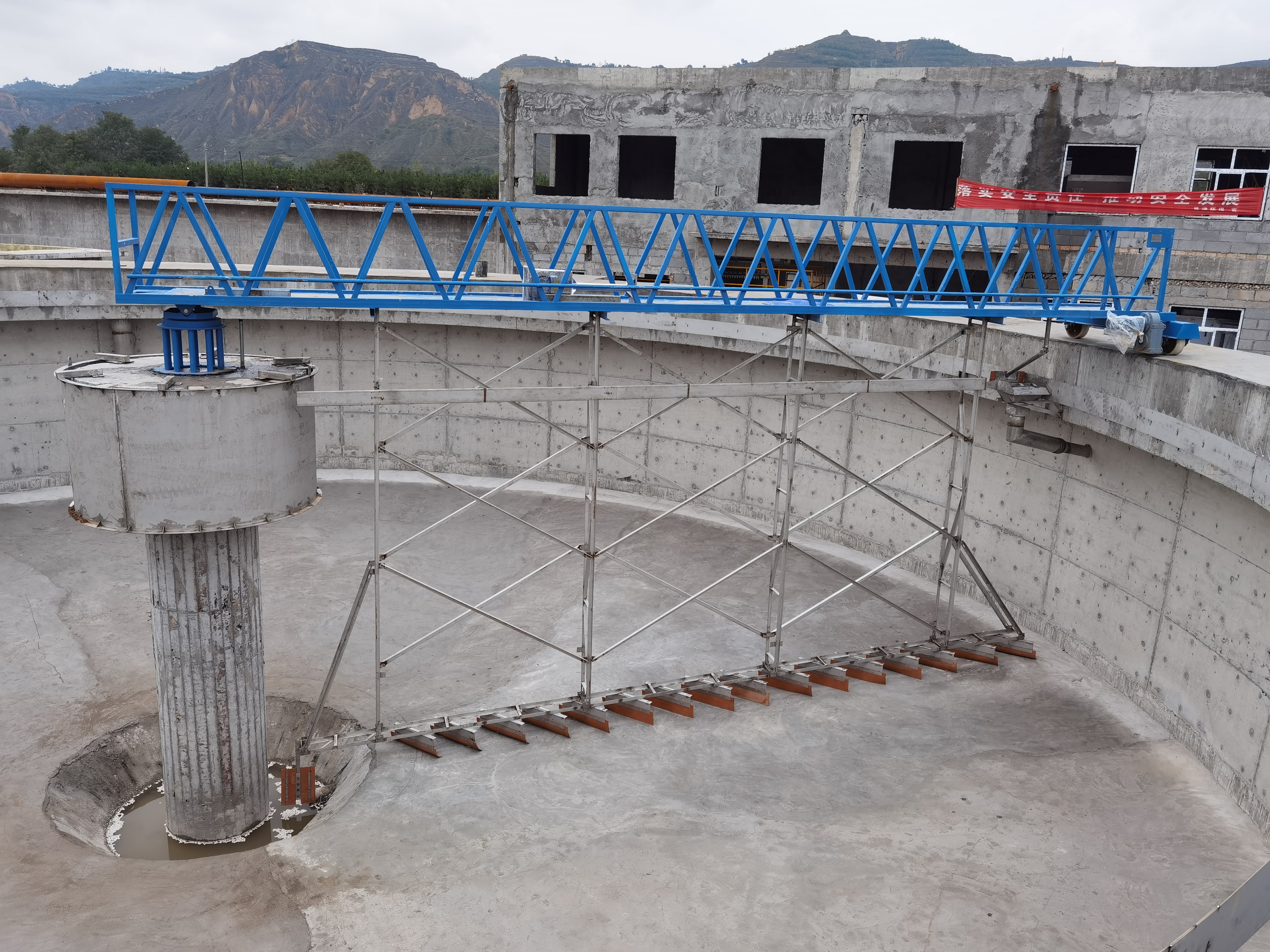 周边传动刮泥机的优势