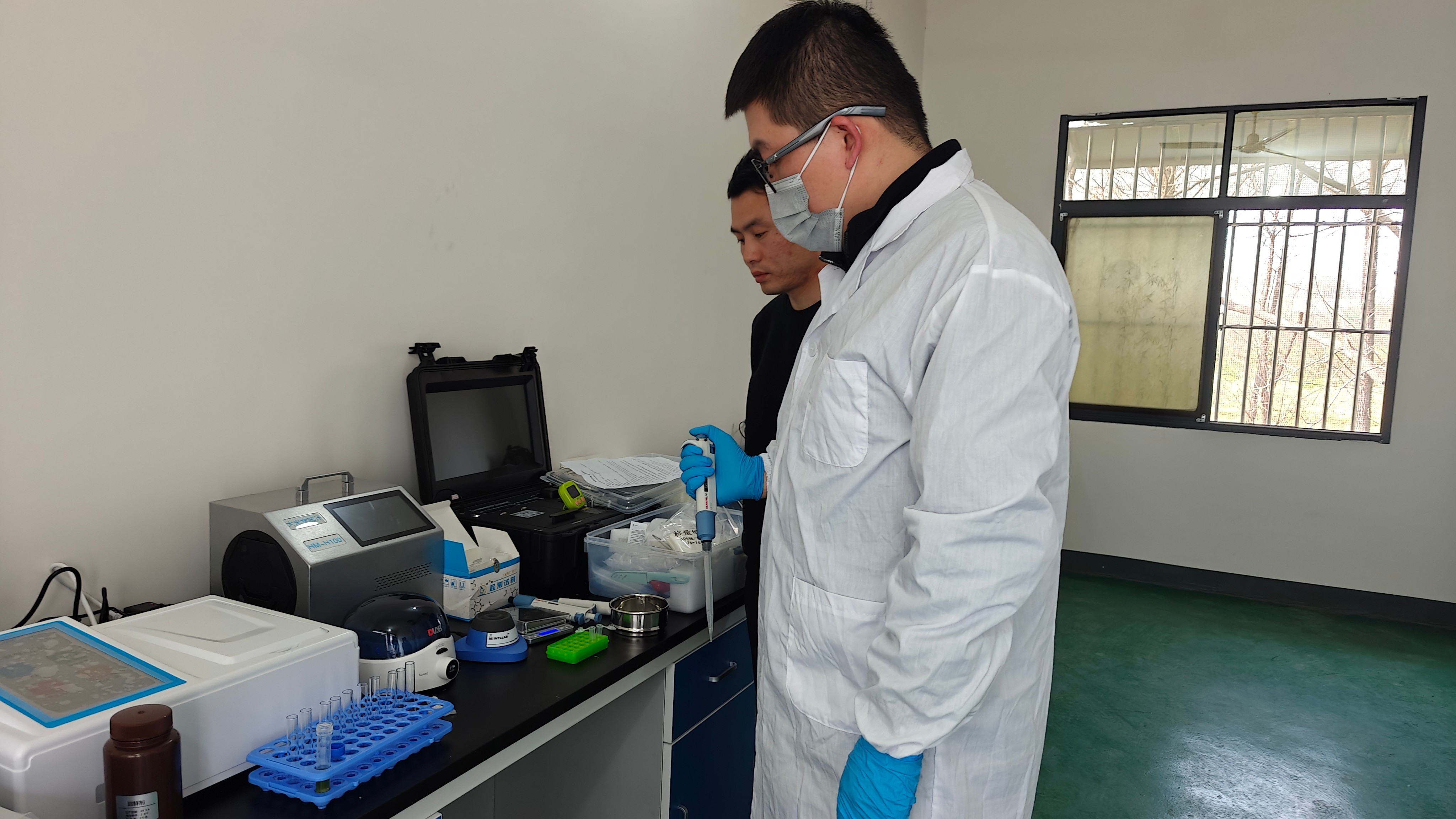 恒美智造助力桐柏县水稻原种场稻谷新鲜度检测仪-多功能食品安全检测仪培训